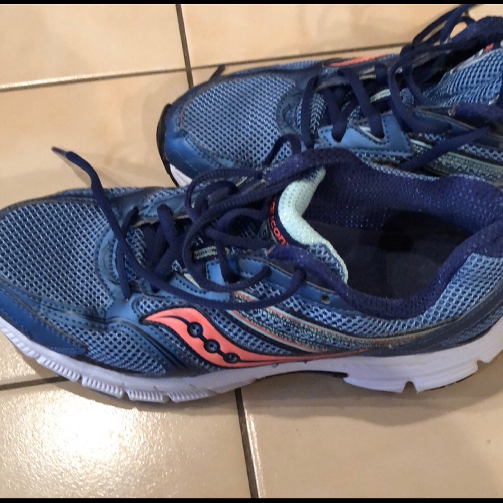 Saucony sneakers size 10M